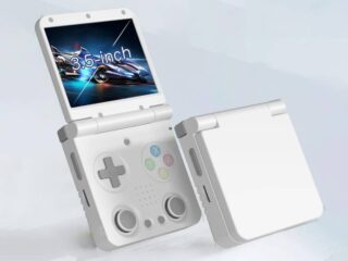Miyoo Flip Lauched Globally — A Compact Retro Gaming Handheld at $89.99