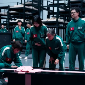 Squid Game 3 Park Sung-hoon as Cho Hyun-ju, Jo Yu-ri as Kim Jun-hee, Kang Ae-sim as Jang Geum-ja, Yang Dong-geun as Park Yong-sik