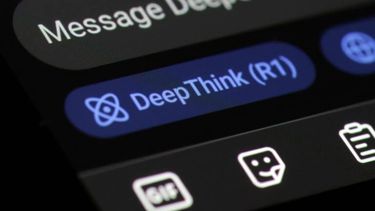 DeepSeek R1