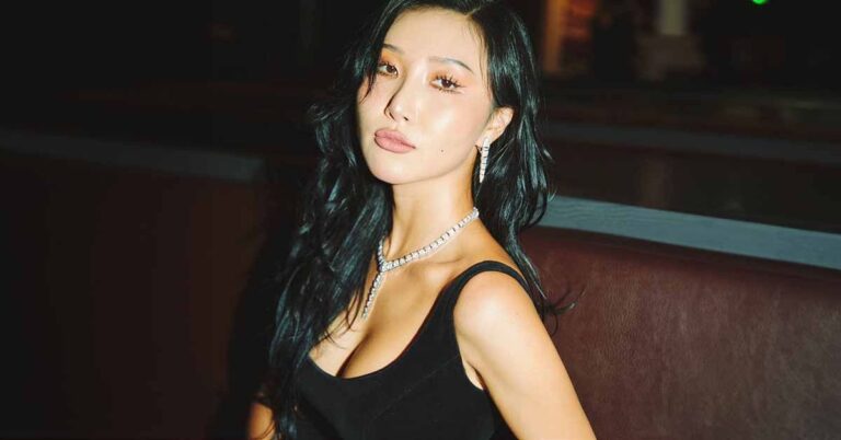 Hwasa (of MAMAMOO)