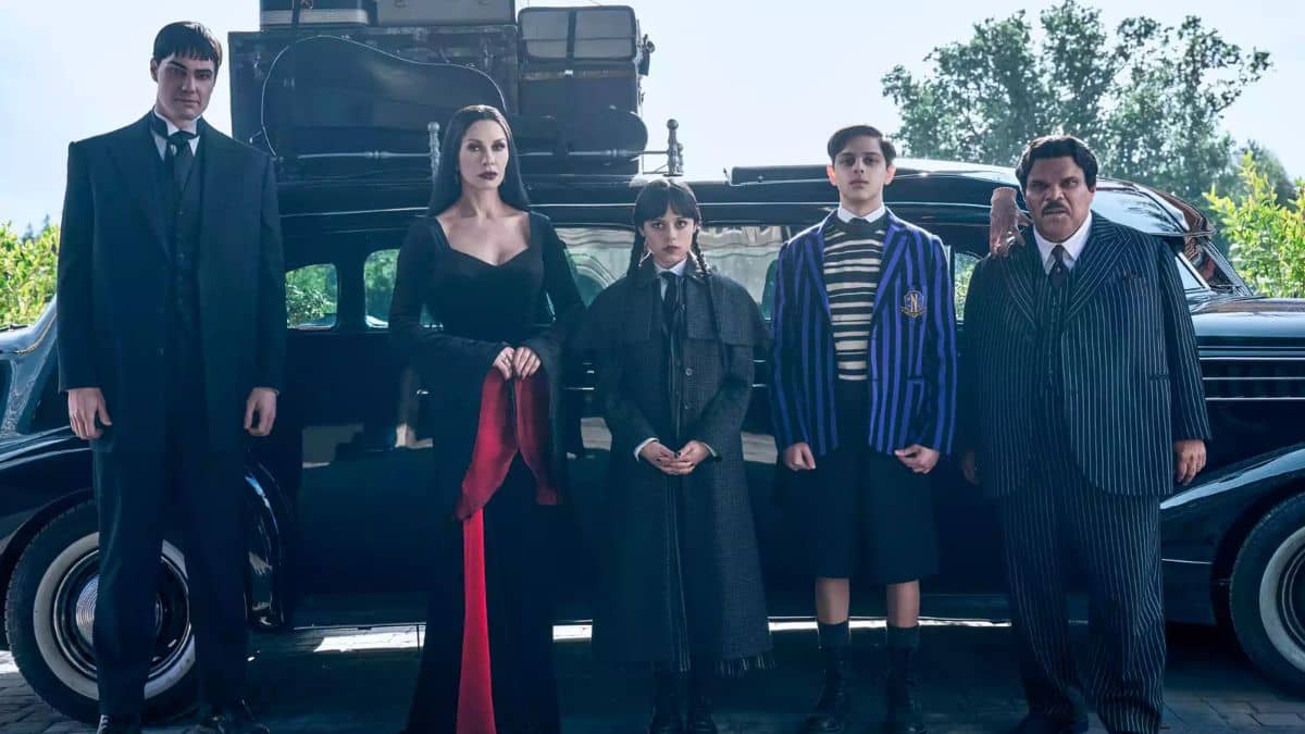 Joonas Suotamo as Lurch, Catherine Zeta-Jones as Morticia Addams, Jenna Ortega as Wednesday, Isaac Ordonez as Pugsley Addams, Luis Guzman as Gomez Addams in 'Wednesday' season 2