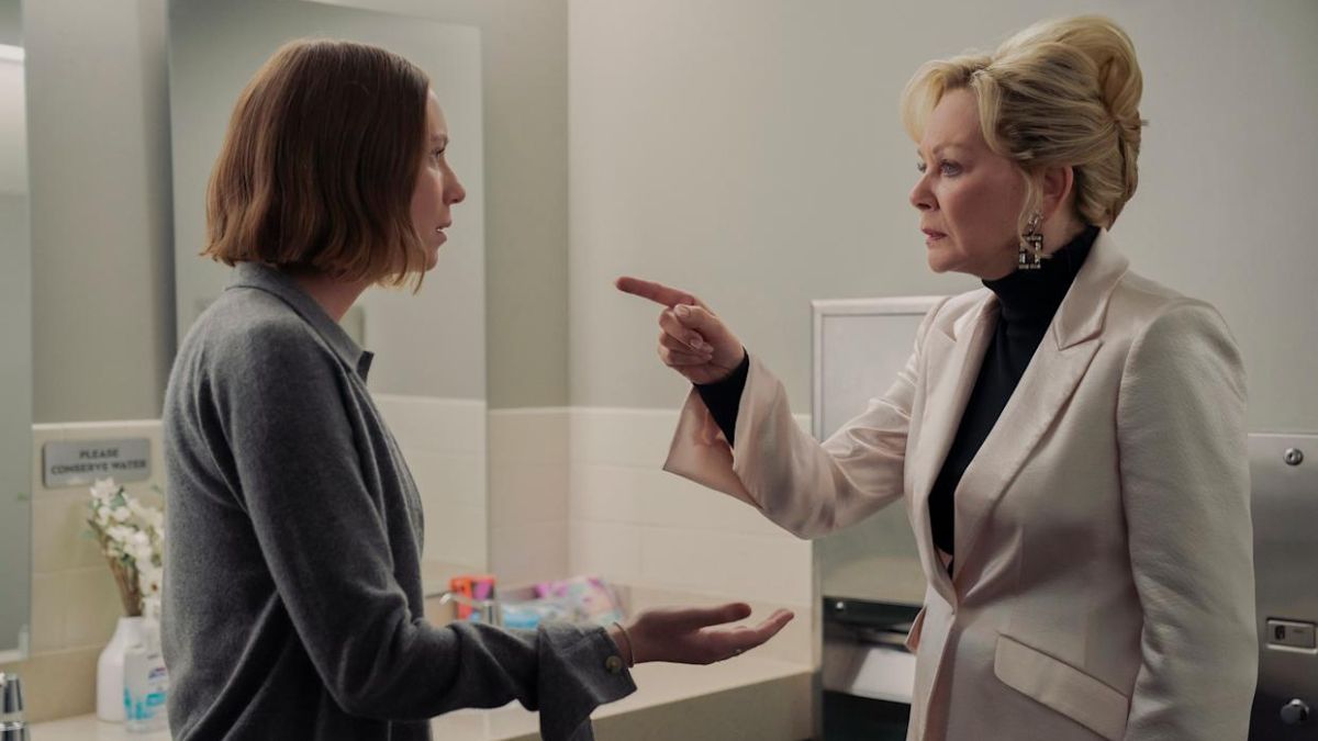 Hannah Einbinder and Jean Smart in Hacks