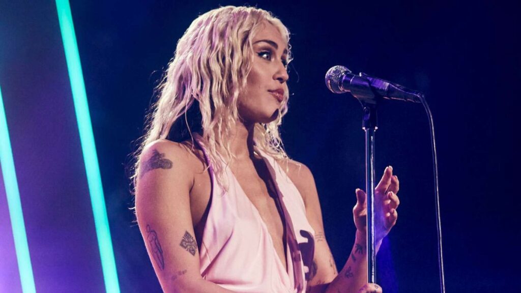 Every Celebrity Who Spilled Their Virginity Story as Britney Spears Opens Up 2 Miley Cyrus