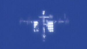 This Sharp Photo of the Fast-Moving ISS Blew Everyone’s Mind