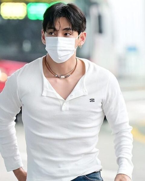 BTS’ V Wows Fans with Retro Airport Look and Confident Style