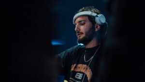 DJ ALESSO