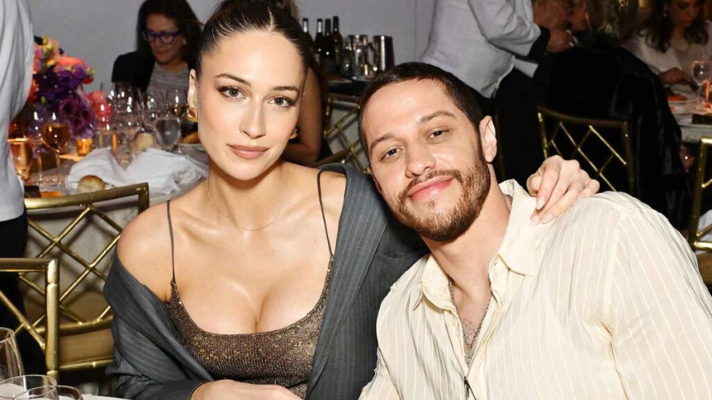 Pete Davidson + Elsie Hewitt