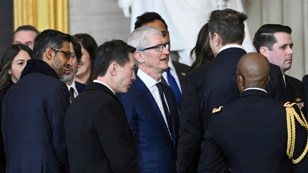 Sundhar Pichai, Elon Musk, Tim Cook