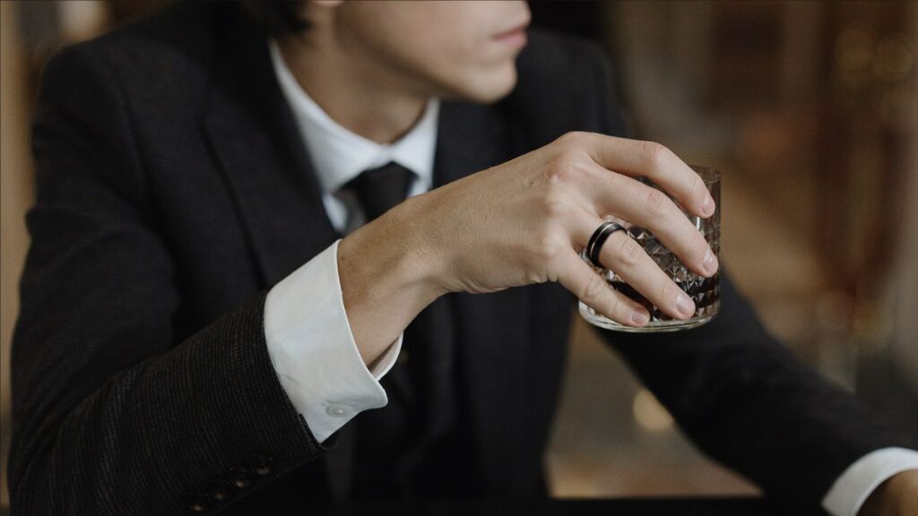 Swingers Explain Secret Meaning of Black Rings Worn on the Right Hand