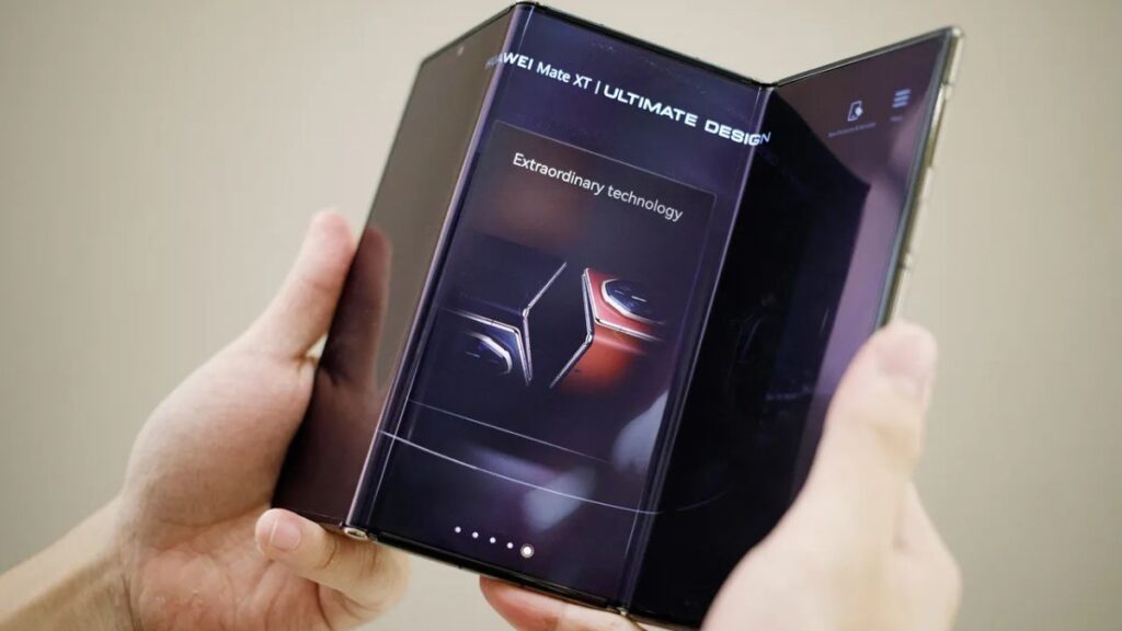 Trifold Huawei Mate XT