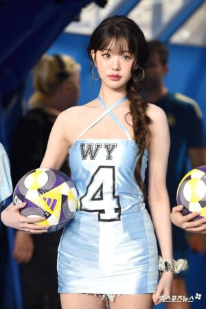 IVE member Jang Won-young