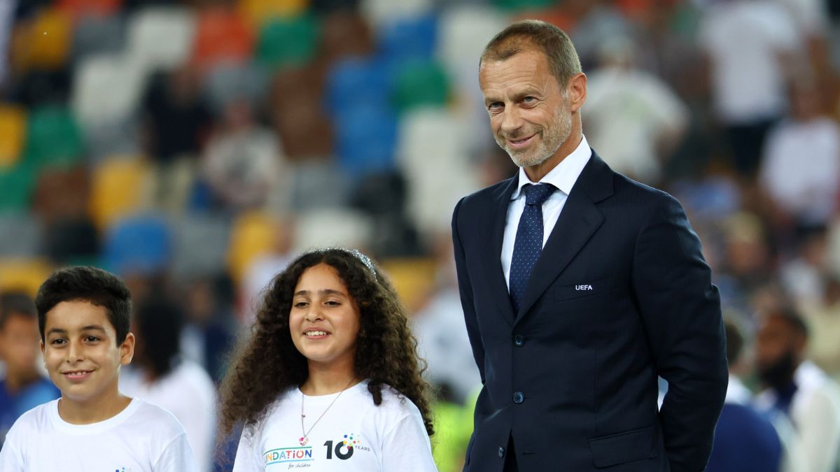 Palestinian Refugee Children Join UEFA Super Cup Medal Ceremony