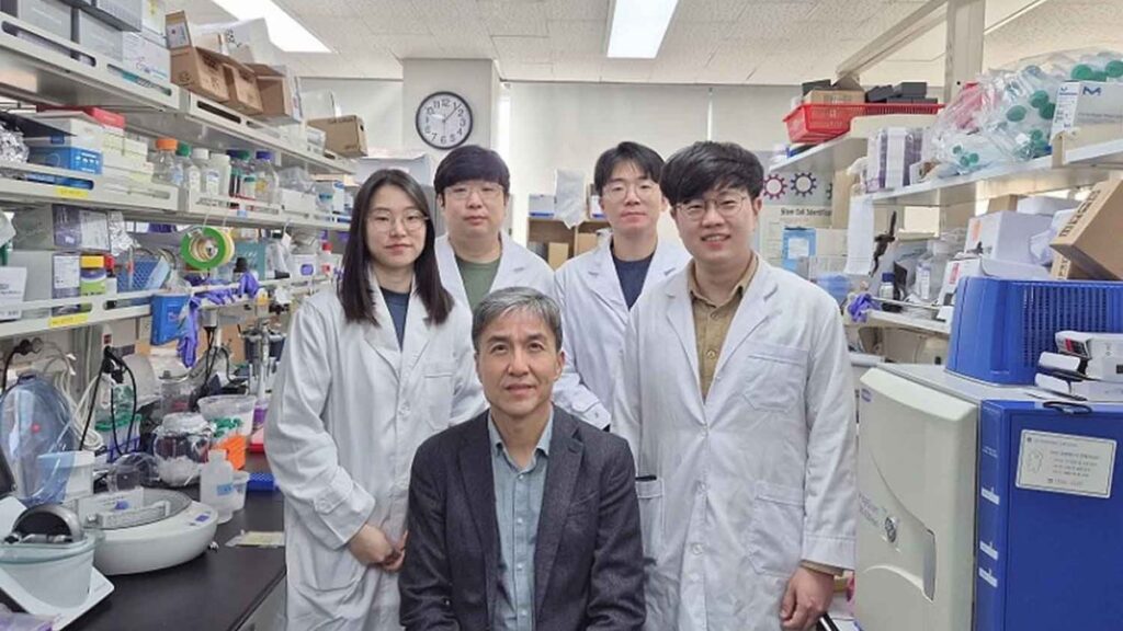 Scientists at the Korea Advanced Institute of Science and Technology (KAIST), led by Professor Kwang-Hyun Cho.