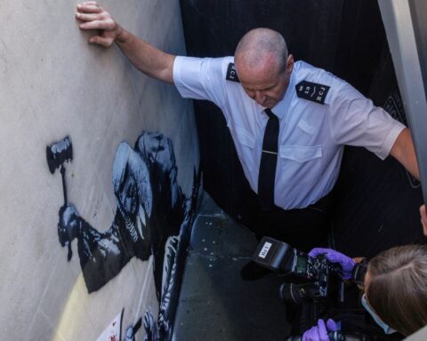 London Authorities Cover Banksy Mural Linked to Pro-Palestine Protest