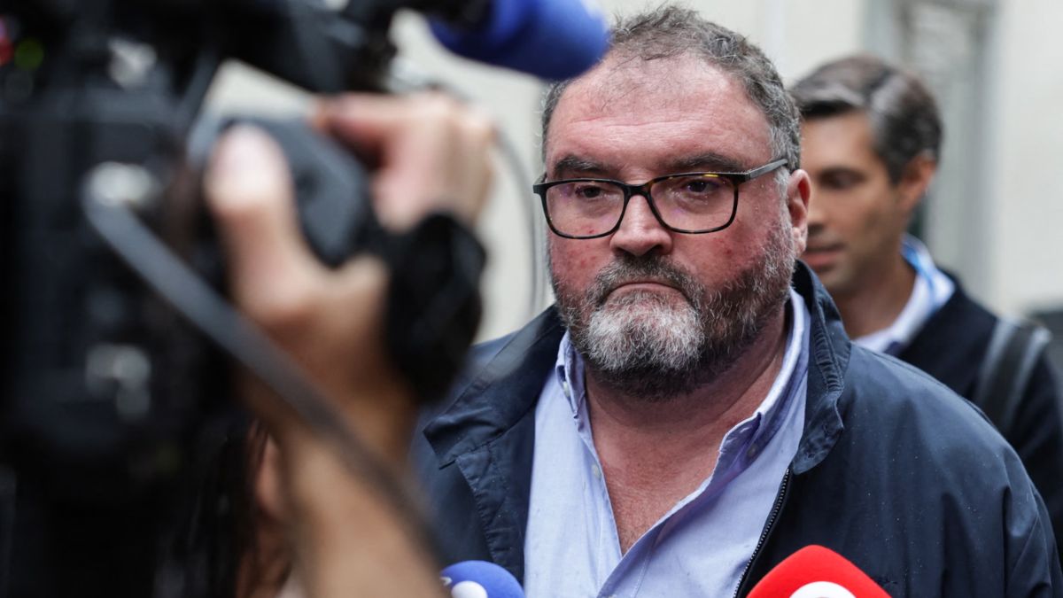 Péchier arriving at the court, accused of causing heart attacks to show off his resuscitation skills.