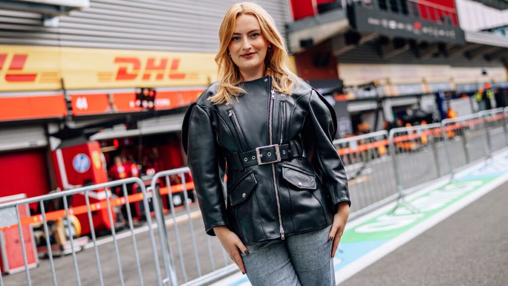 Amelia Dimoldenberg x F1 ― Passenger Princess
