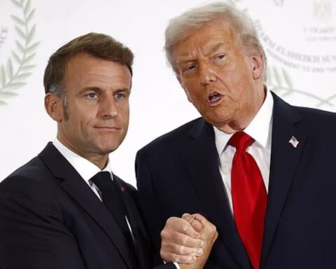 Donald Trump and Emmanuel Macron's bizarre 26-second handshake in Egypt