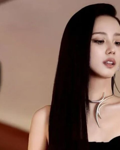 JISOO (Eyes Closed Cover)