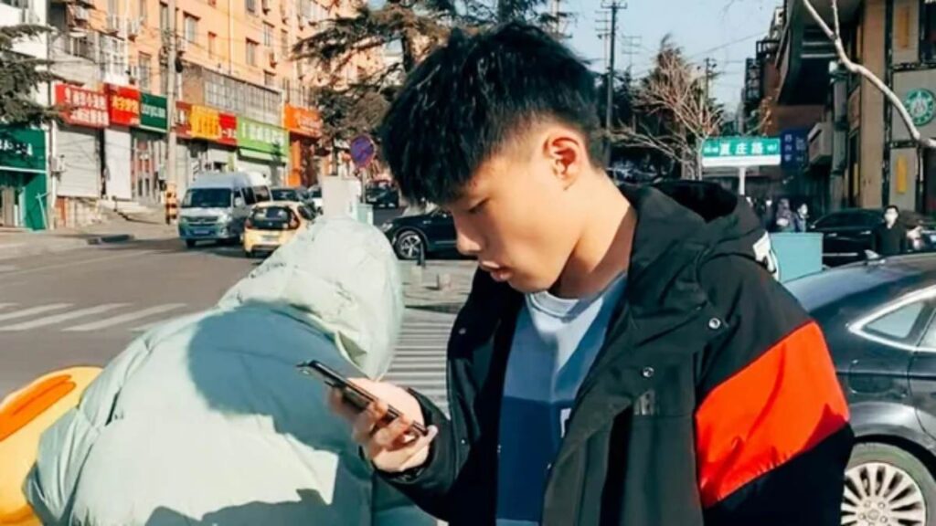 An App That Checks If You’re Alive Is Exploding in China Are You Dead? App