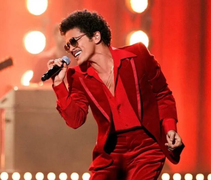 Bruno Mars Singing