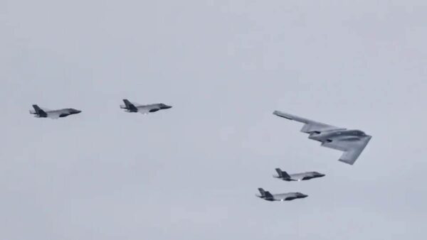 F-35 jets and B-2 Bomber