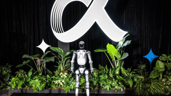 A humanoid robot by Honor Device Co. in Barcelona.