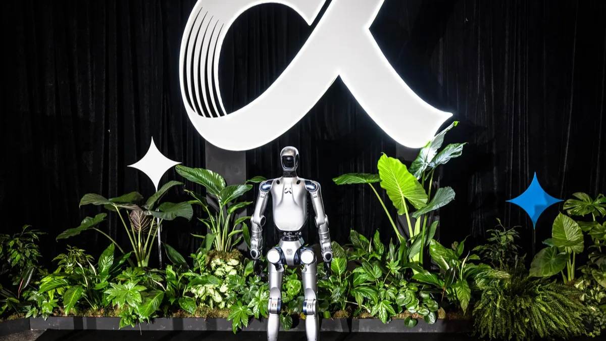 A humanoid robot by Honor Device Co. in Barcelona.