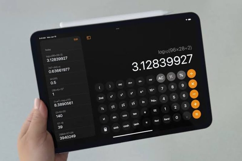 Apple Calculator App for iPad