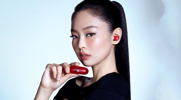 Jennie x Beats Solo Buds