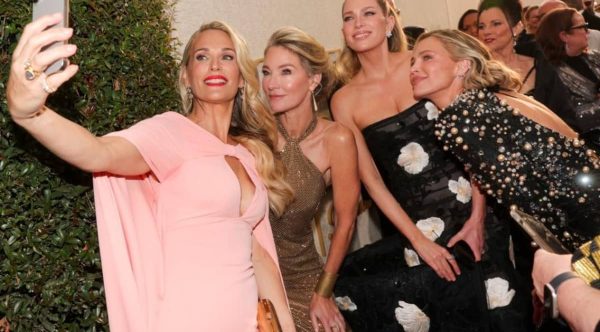 Molly Sims, model Elaine Irwin, Nobody Wants This creator Erin Foster and her sister Sara Foster stopped for a selfie