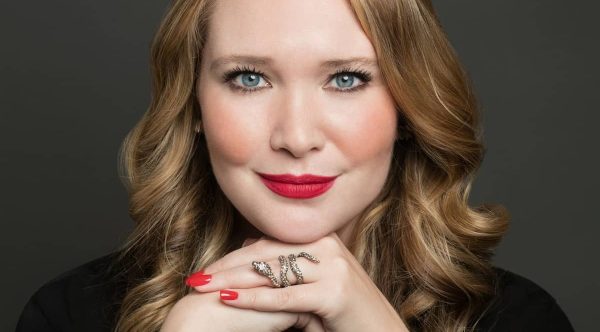 Sarah J. Maas