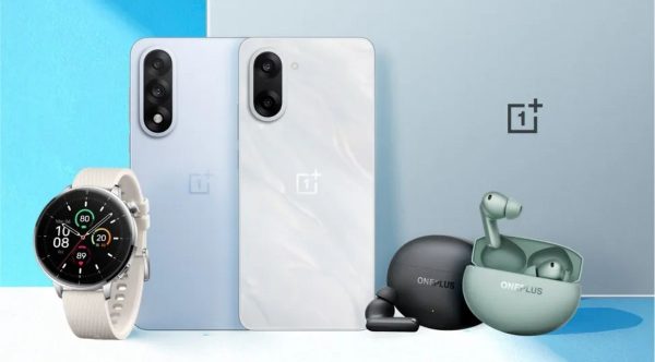 The OnePlus Nord 5 (left) and OnePlus Nord CE5 (right)